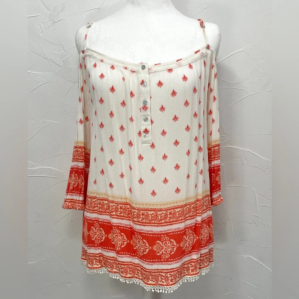 Skies Are Blue Kirkpatrick Cold shoulder. - Picture 2 of 7